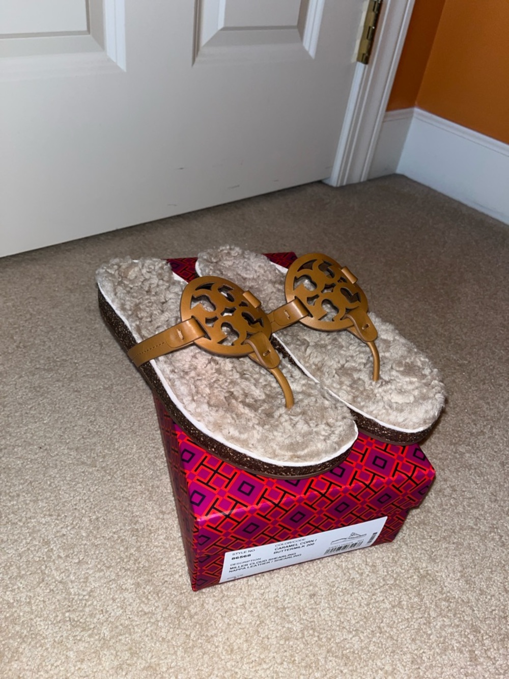 Tory Burch Shearling Thong Sandal in Tan and Cream